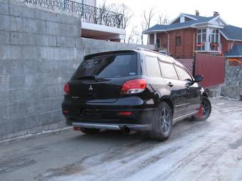 2003 Mitsubishi Airtrek Pictures