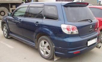 2003 Mitsubishi Airtrek Pictures