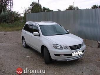 2003 Mitsubishi Airtrek Photos