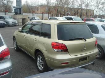 2003 Mitsubishi Airtrek Pictures