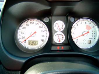 2003 Mitsubishi Airtrek Photos