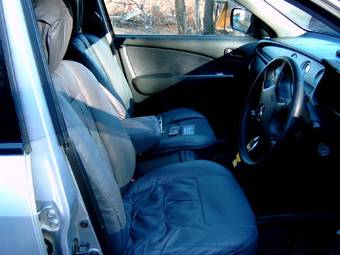 2003 Mitsubishi Airtrek Photos