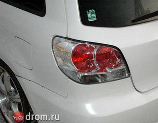 2003 Mitsubishi Airtrek Images