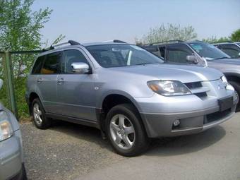 2003 Mitsubishi Airtrek Pics