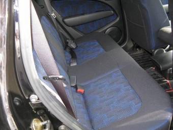 2003 Mitsubishi Airtrek Images