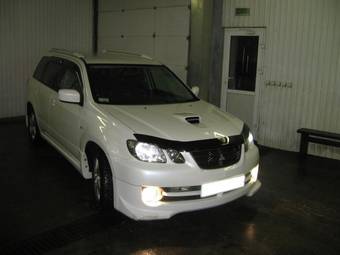 2003 Mitsubishi Airtrek Pictures