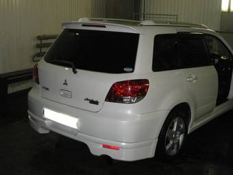 2003 Mitsubishi Airtrek Photos