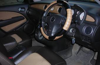 2003 Mitsubishi Airtrek Pictures