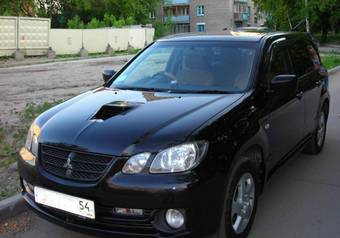 2003 Mitsubishi Airtrek Photos