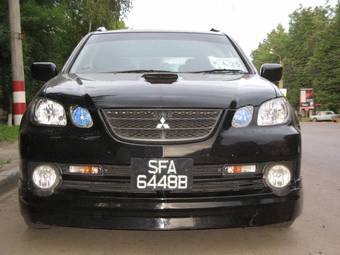 2003 Mitsubishi Airtrek Pictures