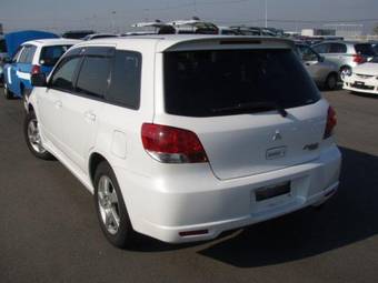 2003 Mitsubishi Airtrek Pictures