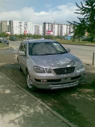 2003 Mitsubishi Airtrek Pictures