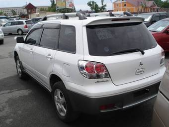2003 Mitsubishi Airtrek Photos