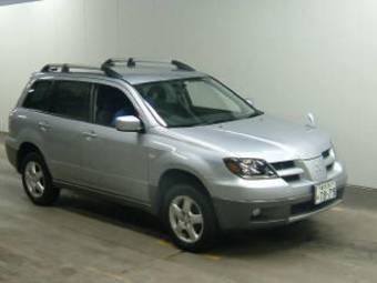 2003 Mitsubishi Airtrek Pictures