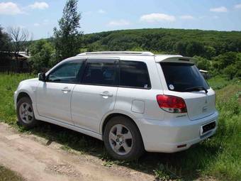 2003 Mitsubishi Airtrek Pics