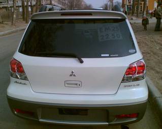 2003 Mitsubishi Airtrek Photos