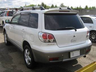 2003 Mitsubishi Airtrek Photos