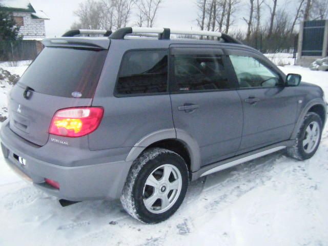2004 Mitsubishi Airtrek
