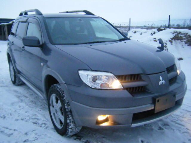 2004 Mitsubishi Airtrek