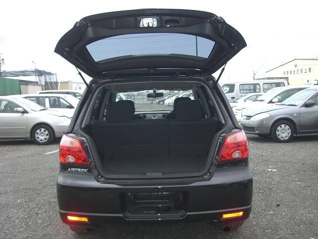 2004 Mitsubishi Airtrek