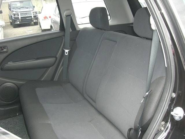 2004 Mitsubishi Airtrek