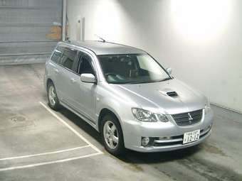 2004 Mitsubishi Airtrek Photos