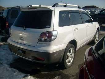 2004 Mitsubishi Airtrek Photos