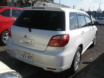 2004 Mitsubishi Airtrek Photos