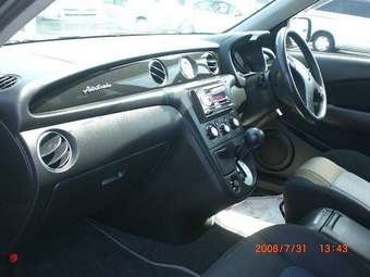 2004 Mitsubishi Airtrek Photos