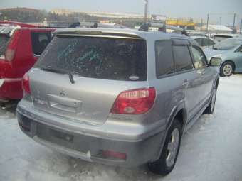 2004 Mitsubishi Airtrek Pictures
