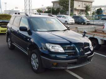 2004 Mitsubishi Airtrek Pictures