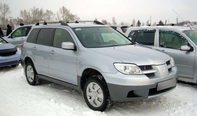 2004 Mitsubishi Airtrek