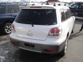 2004 Mitsubishi Airtrek Pictures