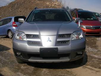 2004 Mitsubishi Airtrek Pictures