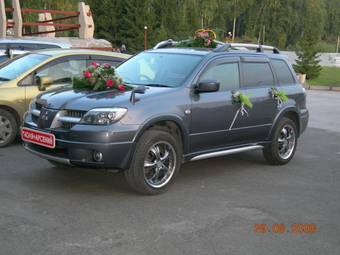 2004 Mitsubishi Airtrek Wallpapers