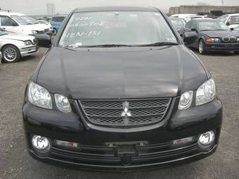 2004 Mitsubishi Airtrek Pictures