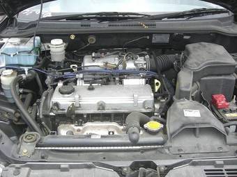 2004 Mitsubishi Airtrek Photos