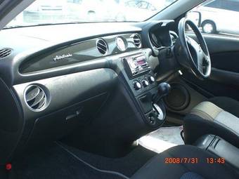 2004 Mitsubishi Airtrek Pictures