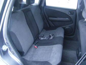 2004 Mitsubishi Airtrek Photos