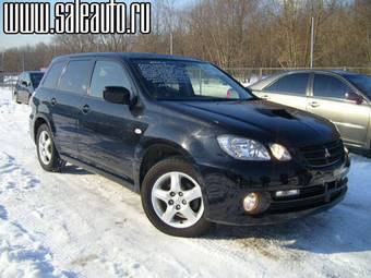 2004 Mitsubishi Airtrek Pictures