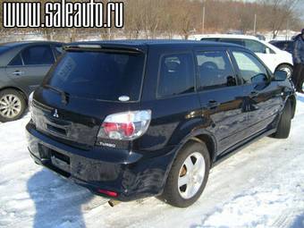 2004 Mitsubishi Airtrek Photos