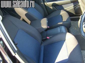 2004 Mitsubishi Airtrek Pictures