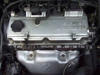 2004 Mitsubishi Airtrek Photos