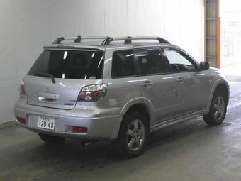 2004 Mitsubishi Airtrek Pictures