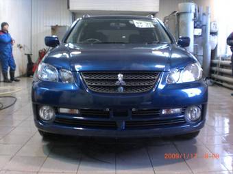 2004 Mitsubishi Airtrek Photos