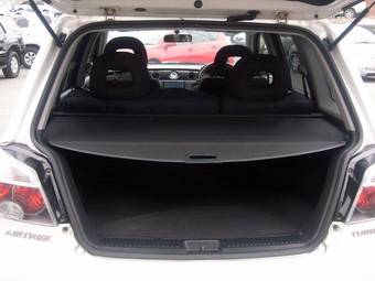 2004 Mitsubishi Airtrek Pictures