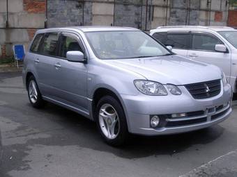 2004 Mitsubishi Airtrek Images