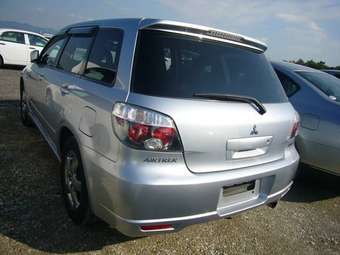 2005 Mitsubishi Airtrek Photos