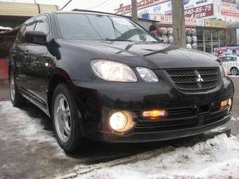 2005 Mitsubishi Airtrek Photos