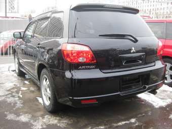 2005 Mitsubishi Airtrek Pictures